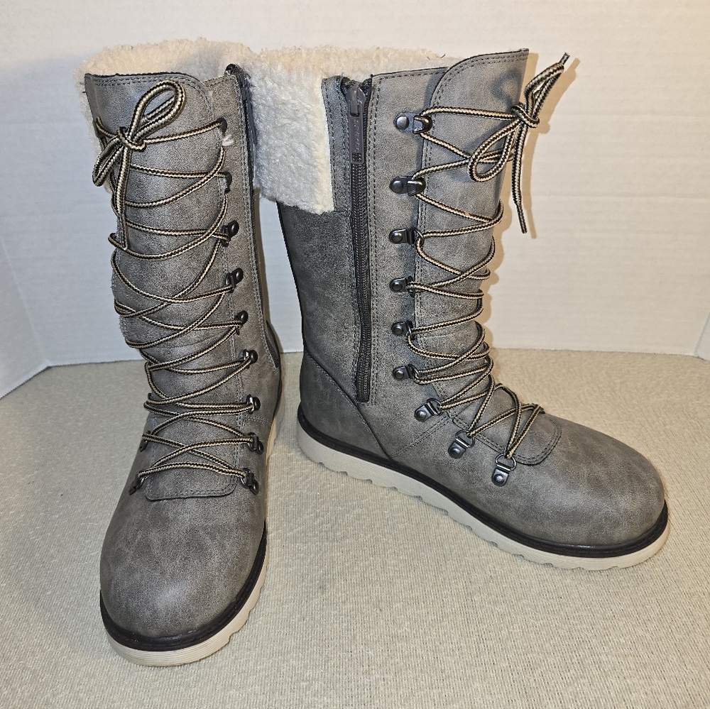 BearPaw Alaska Gray Women's Winter Lace-Up Boots size 8